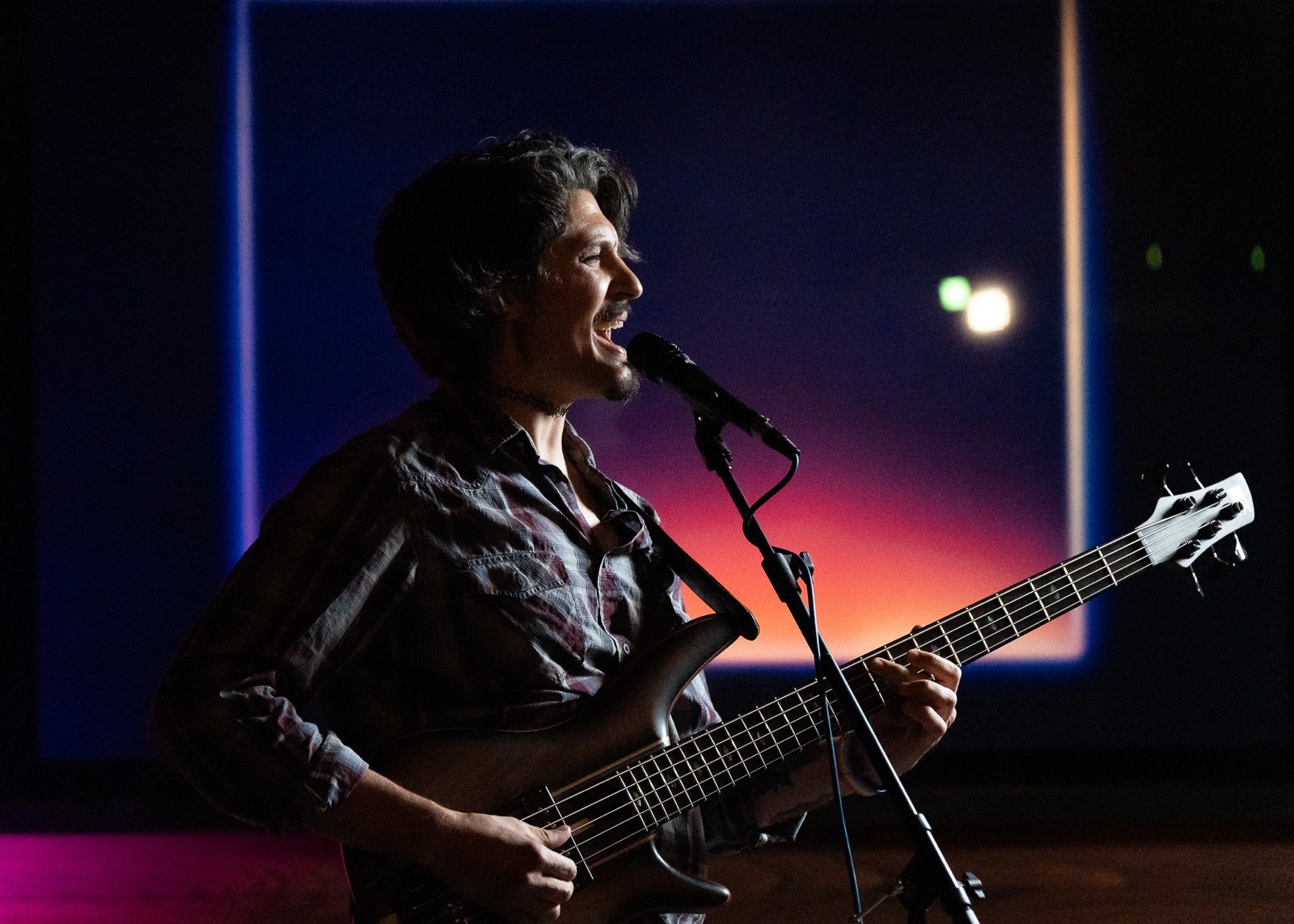 Stephen McQuay performing live